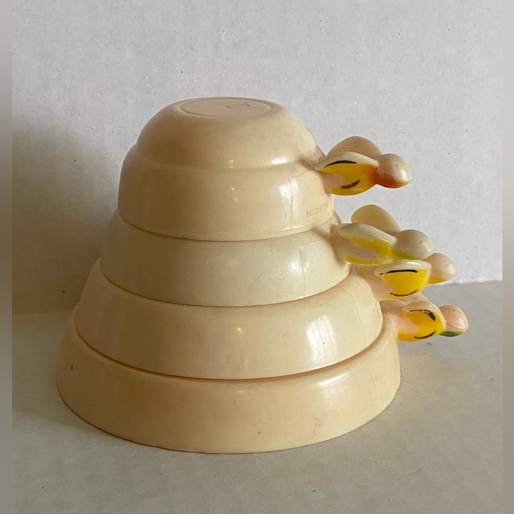 Vintage Beehive Measuring Cups
